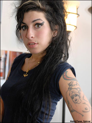 amy-winehouse-interface-300